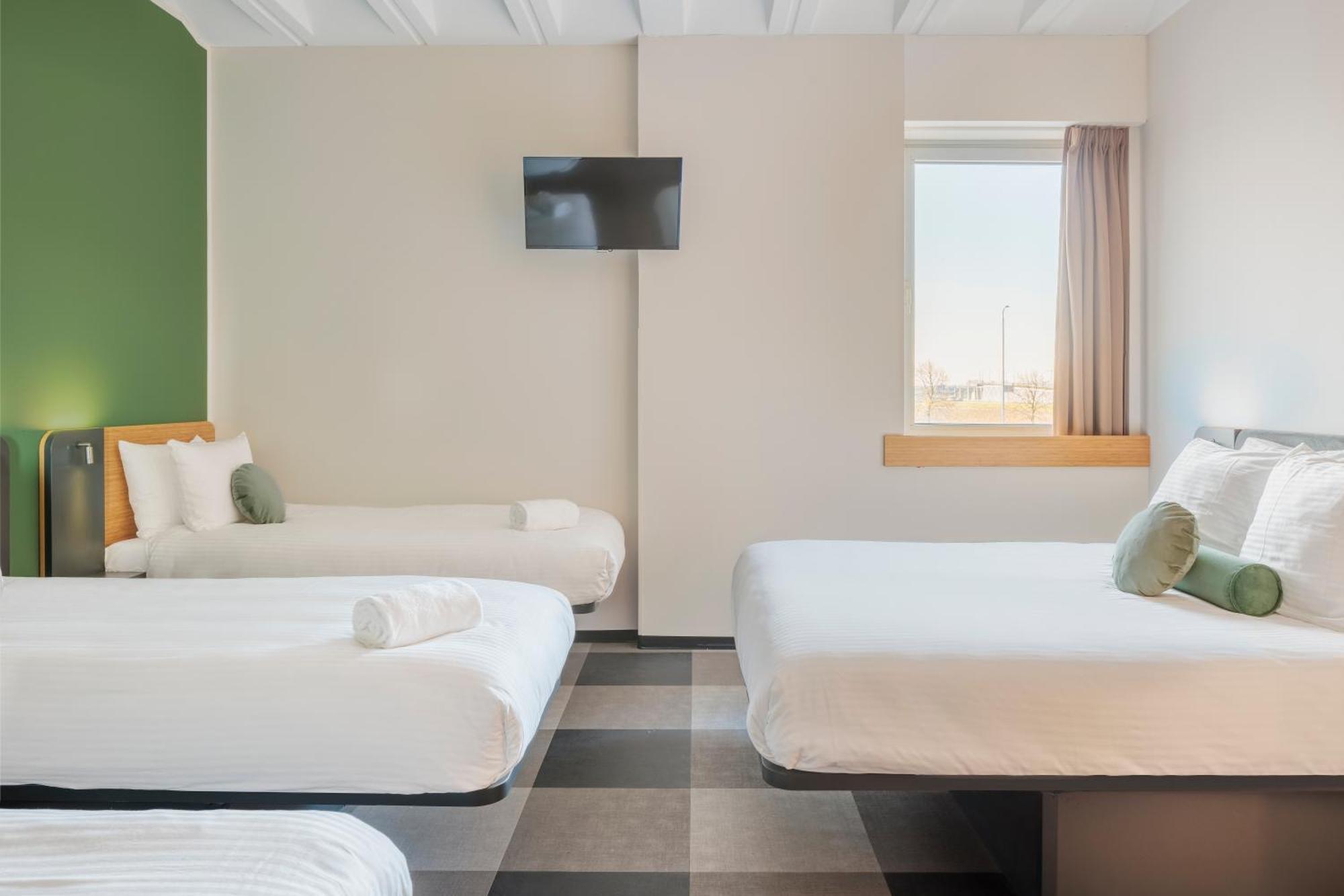 Maxhotel Amsterdam Airport Schiphol - Recently Renovated Hoofddorp Eksteriør bilde