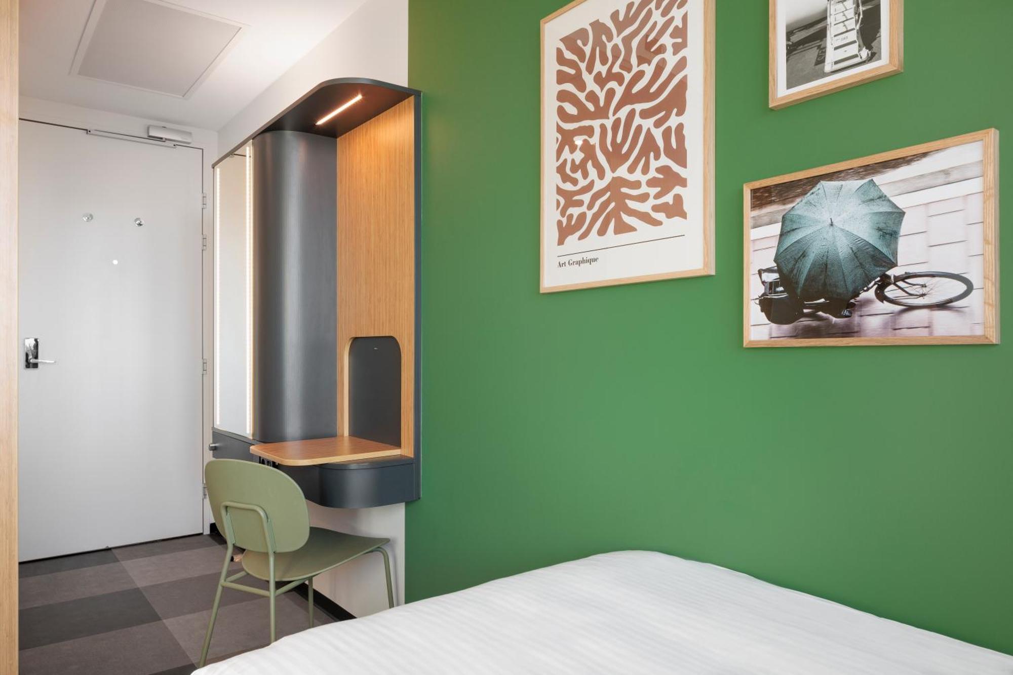 Maxhotel Amsterdam Airport Schiphol - Recently Renovated Hoofddorp Eksteriør bilde