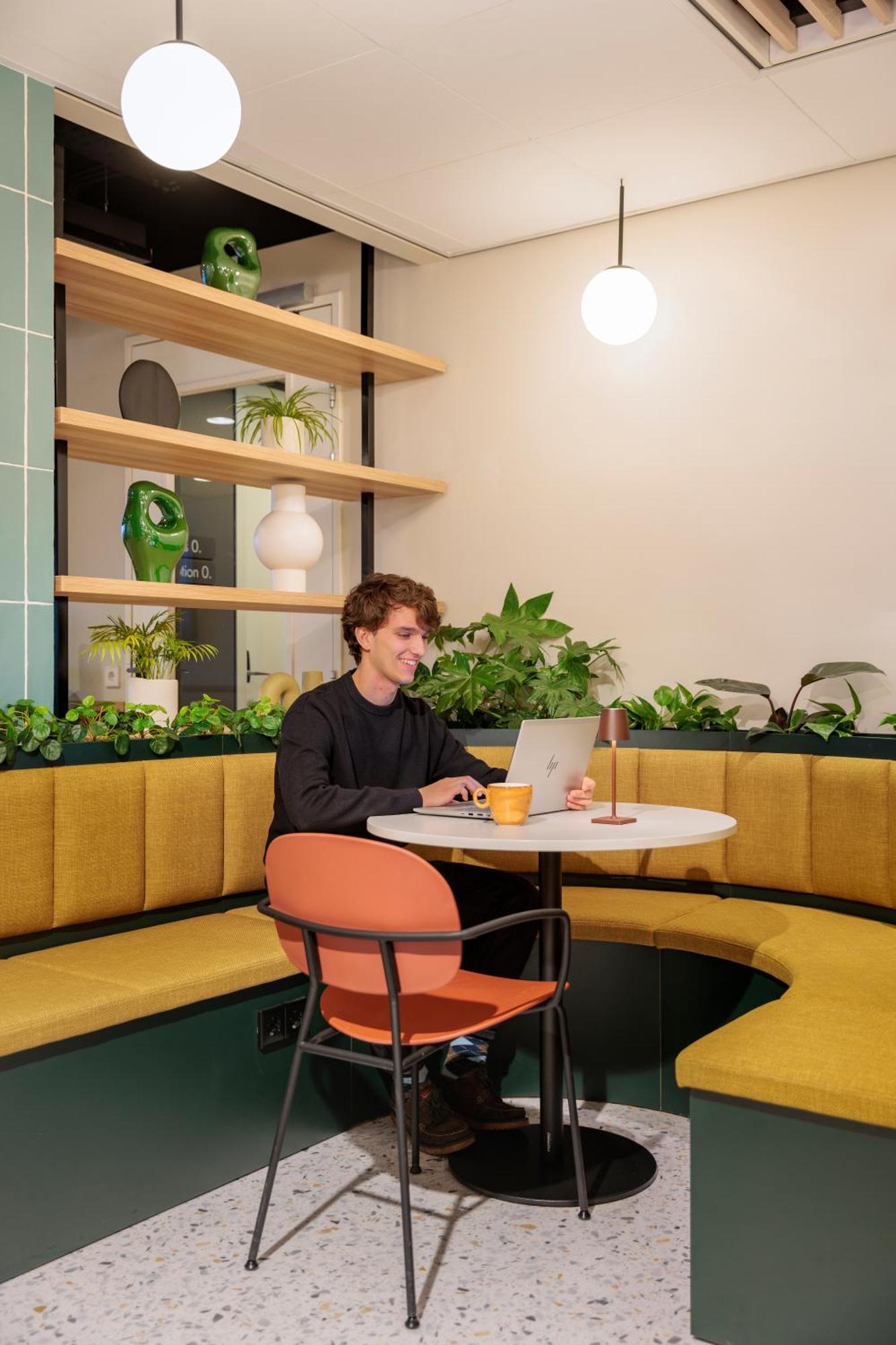 Maxhotel Amsterdam Airport Schiphol - Recently Renovated Hoofddorp Eksteriør bilde